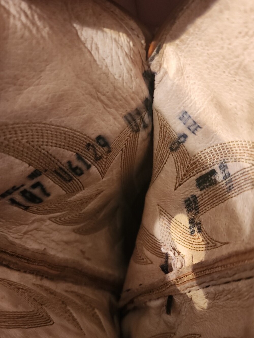 Tony Lama Pull-On Western Boots in Tan and Cream - Picture 3 of 4